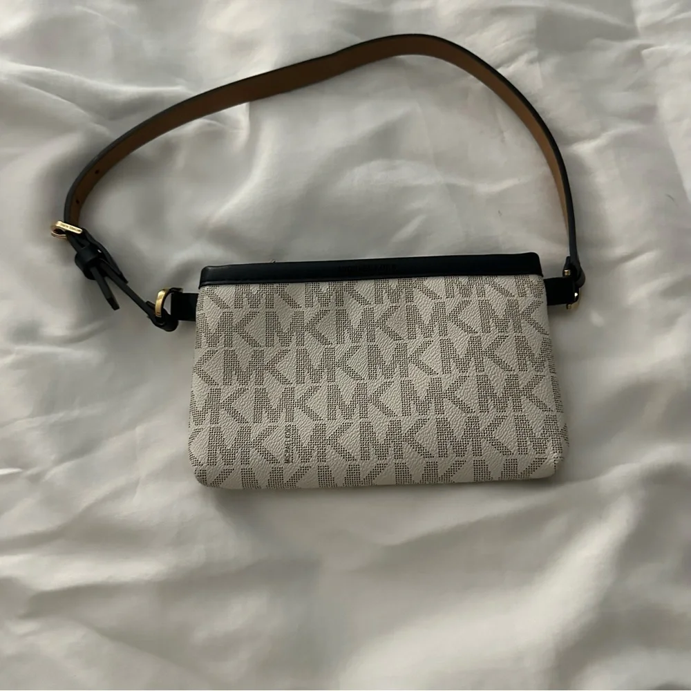 Michael Kors Shoulder Bag